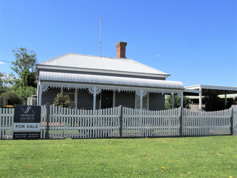 16 Magnolia Dr, Bairnsdale VIC 3875