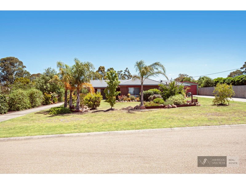 5 Woodward St, Wy Yung VIC 3875