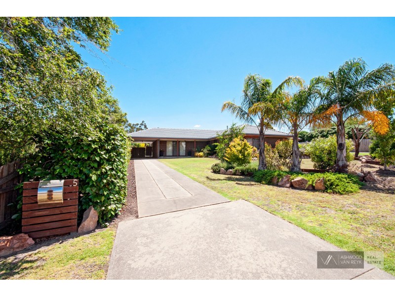 5 Woodward St, Wy Yung VIC 3875