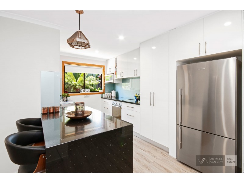 5 Woodward St, Wy Yung VIC 3875