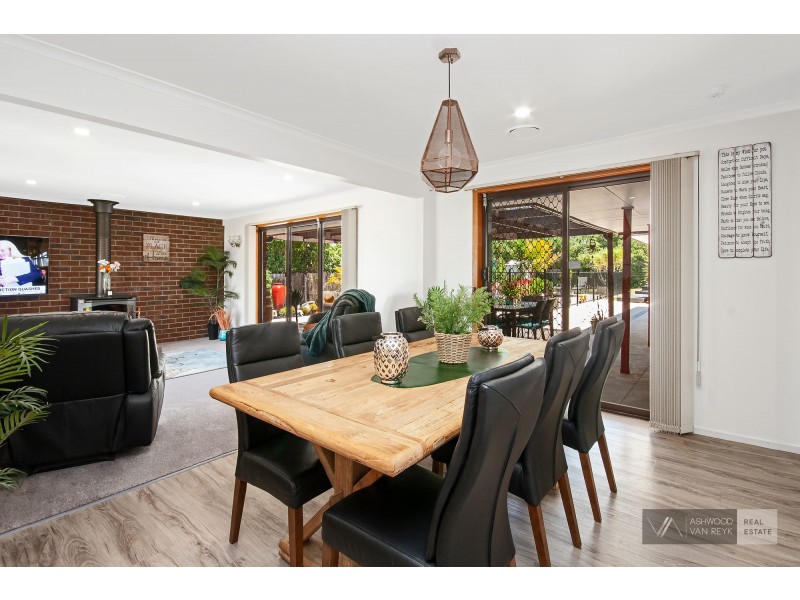 5 Woodward St, Wy Yung VIC 3875