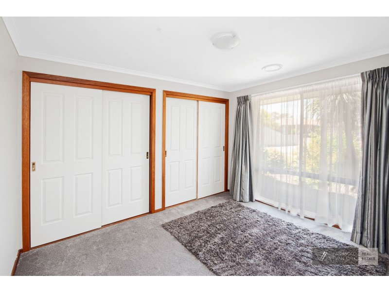 5 Woodward St, Wy Yung VIC 3875