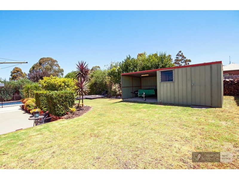 5 Woodward St, Wy Yung VIC 3875