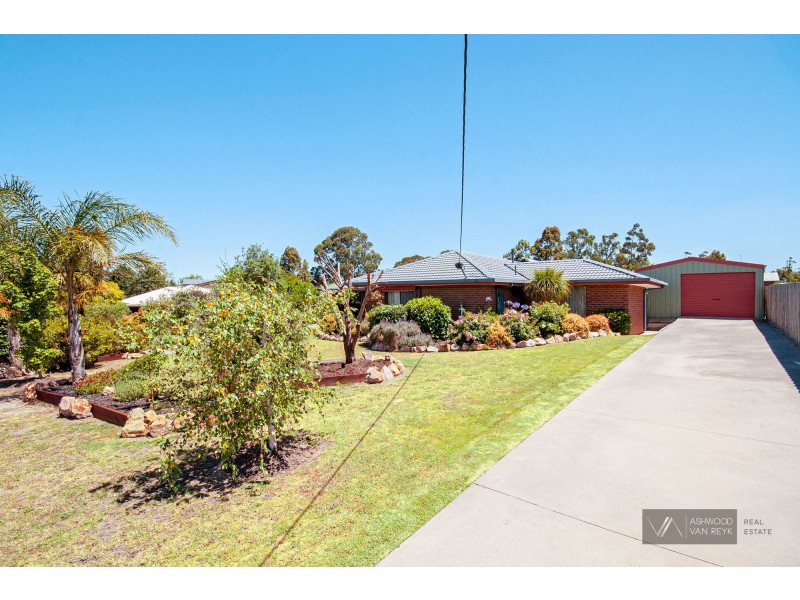 5 Woodward St, Wy Yung VIC 3875