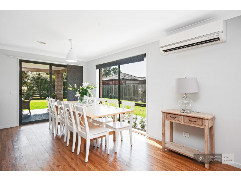 8 Selwyn Ct, Eastwood VIC 3875