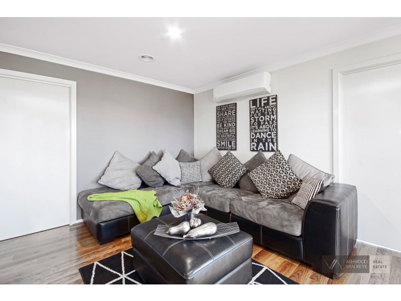 49 Len Cook Dr, Eastwood VIC 3875