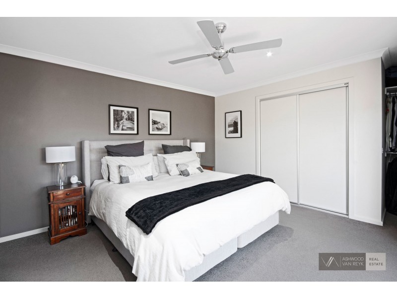 49 Len Cook Dr, Eastwood VIC 3875