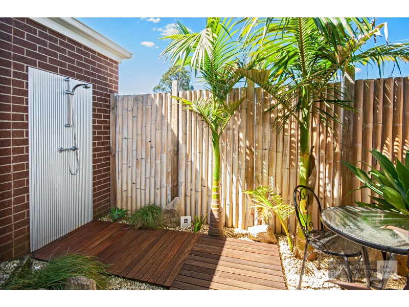 49 Len Cook Dr, Eastwood VIC 3875