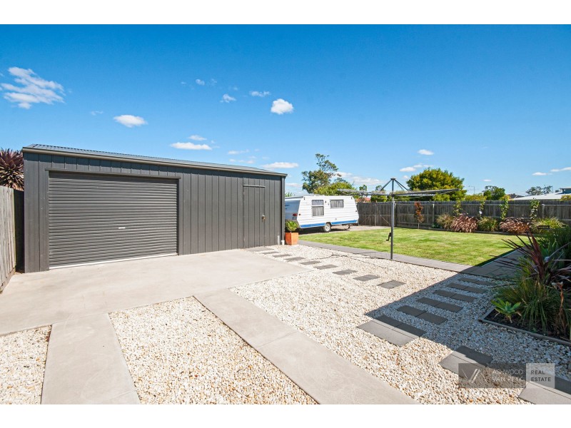 49 Len Cook Dr, Eastwood VIC 3875