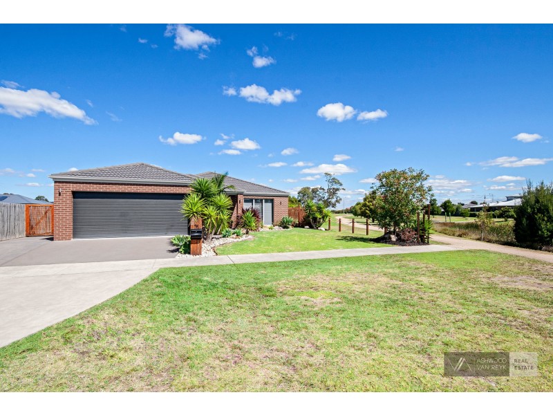 49 Len Cook Dr, Eastwood VIC 3875