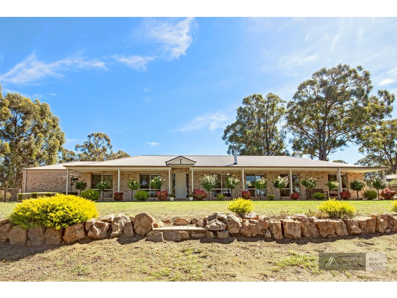 265 Ellaswood Rd, Ellaswood VIC 3875