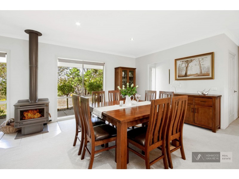 265 Ellaswood Rd, Ellaswood VIC 3875