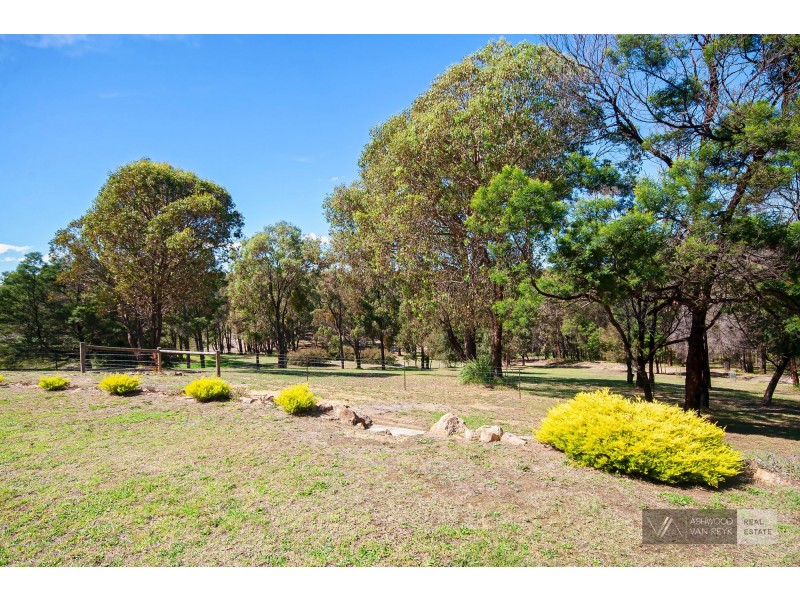 265 Ellaswood Rd, Ellaswood VIC 3875