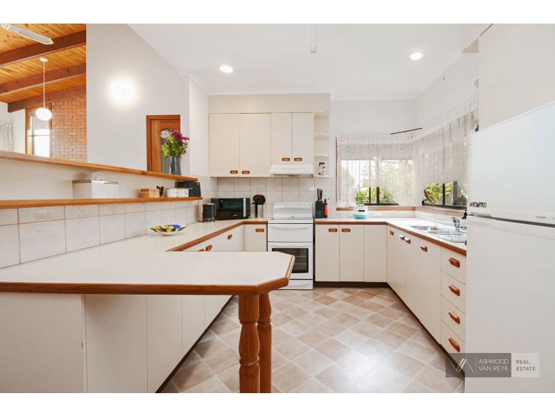 8 Llewelyn Ct, Bairnsdale VIC 3875