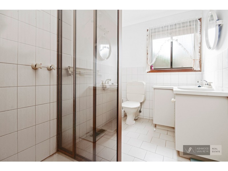 8 Llewelyn Ct, Bairnsdale VIC 3875