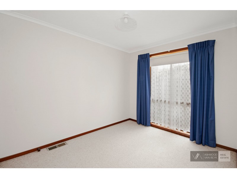 8 Llewelyn Ct, Bairnsdale VIC 3875