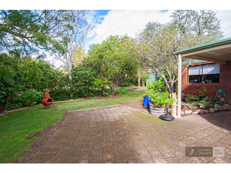 8 Llewelyn Ct, Bairnsdale VIC 3875
