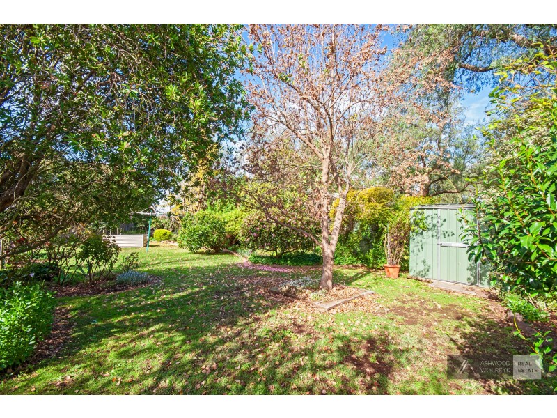 8 Llewelyn Ct, Bairnsdale VIC 3875