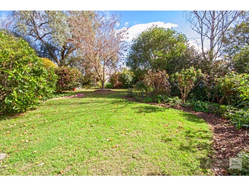 8 Llewelyn Ct, Bairnsdale VIC 3875