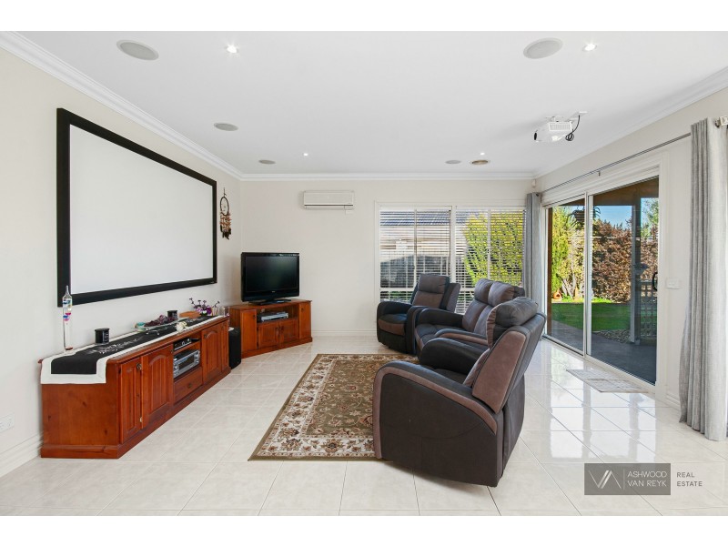 19 Mistana Ct, Eastwood VIC 3875