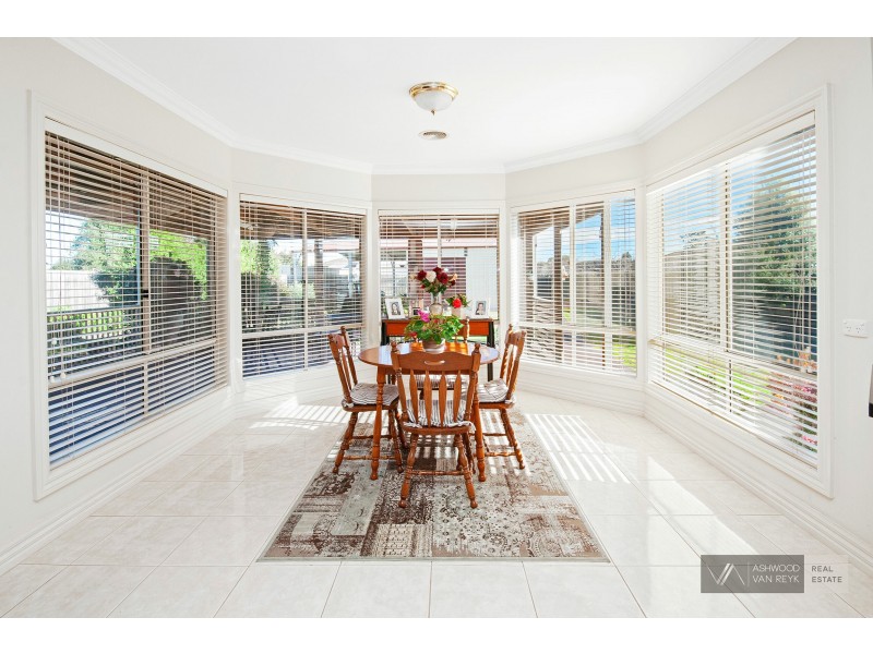 19 Mistana Ct, Eastwood VIC 3875