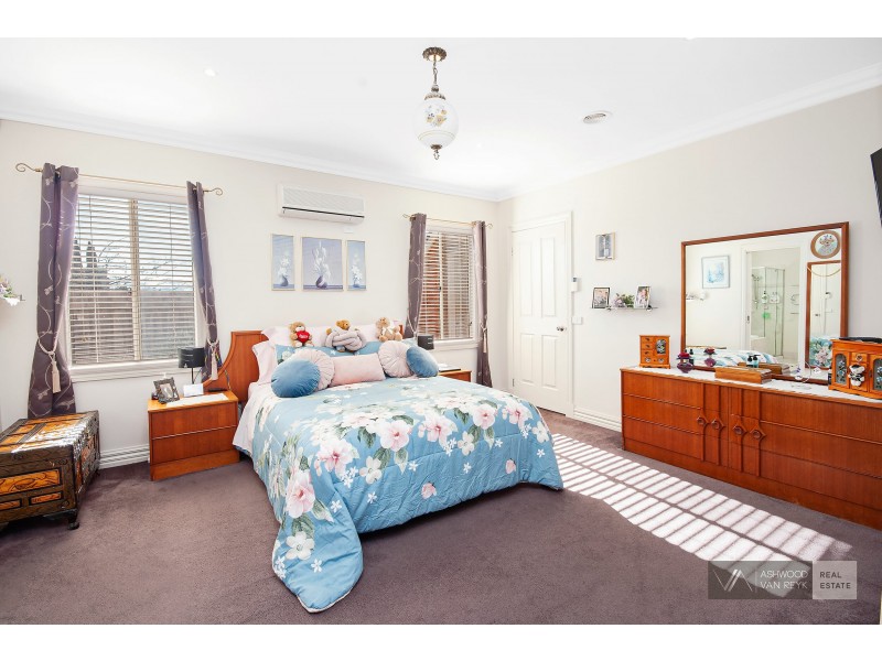 19 Mistana Ct, Eastwood VIC 3875