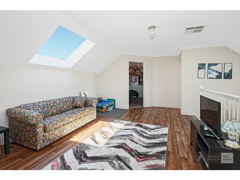 19 Mistana Ct, Eastwood VIC 3875