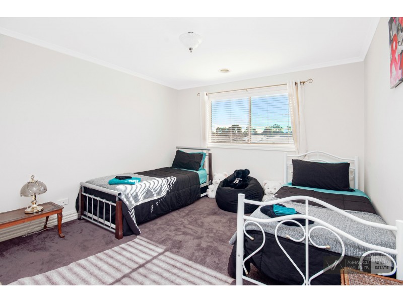 19 Mistana Ct, Eastwood VIC 3875