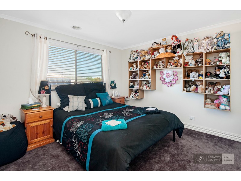 19 Mistana Ct, Eastwood VIC 3875