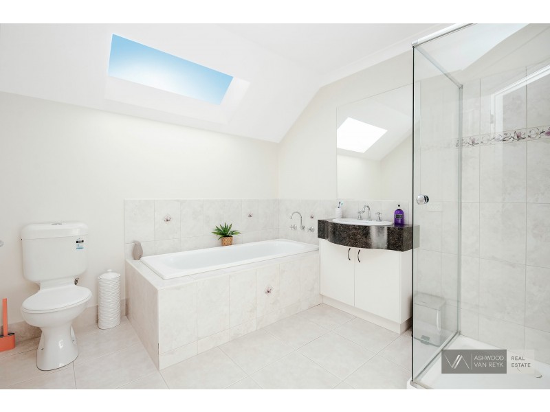 19 Mistana Ct, Eastwood VIC 3875