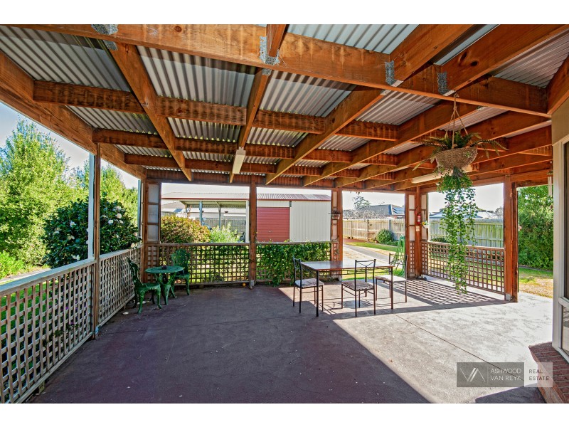 19 Mistana Ct, Eastwood VIC 3875