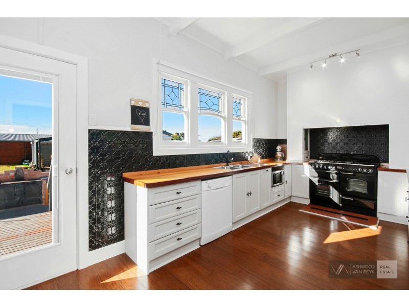 114 Main Rd, Paynesville VIC 3880