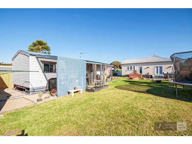 114 Main Rd, Paynesville VIC 3880