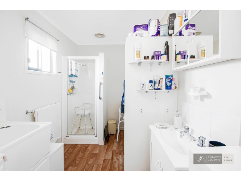 114 Main Rd, Paynesville VIC 3880