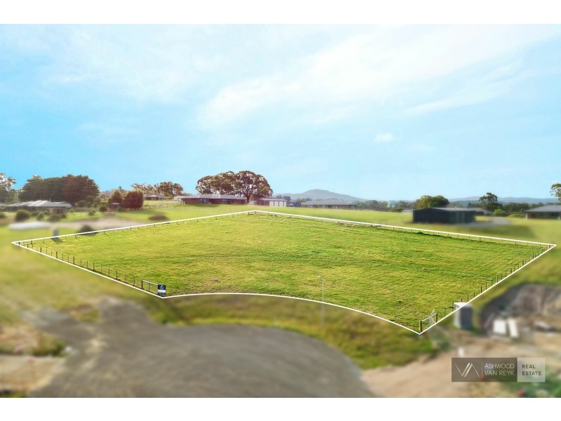 12 Vincent Ct, Wy Yung VIC 3875