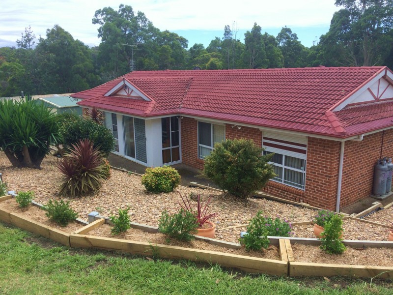 4 Berrima Parade, Surfside NSW 2536