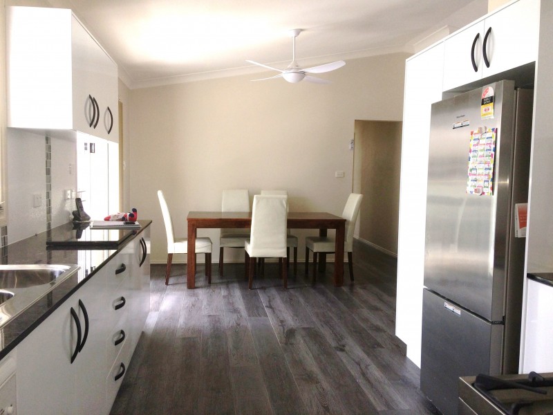 4 Berrima Parade, Surfside NSW 2536