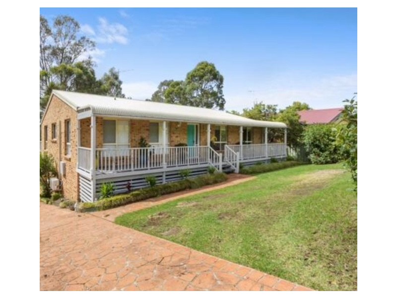 16 Karoola crescent, Surfside NSW 2536