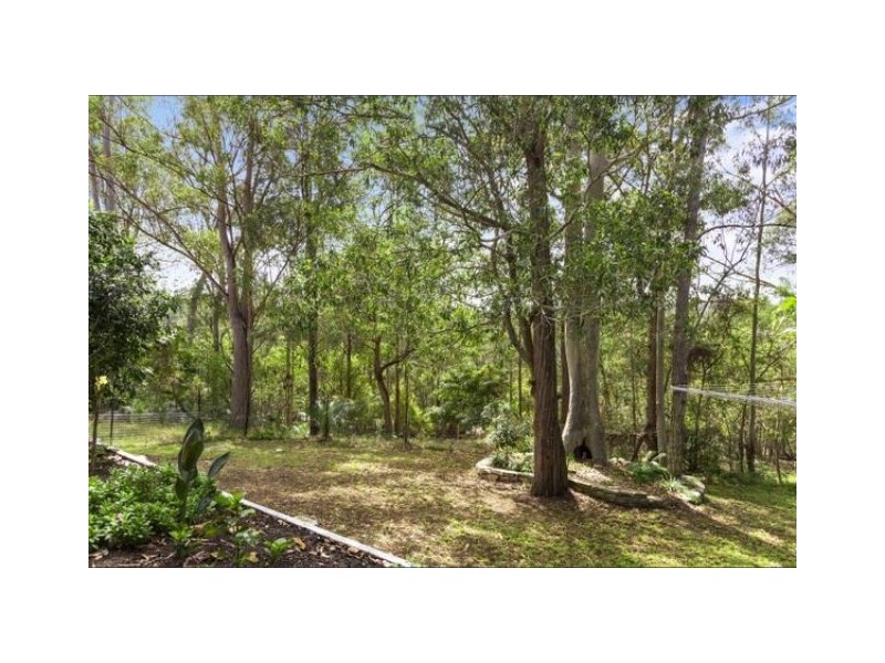 16 Karoola crescent, Surfside NSW 2536