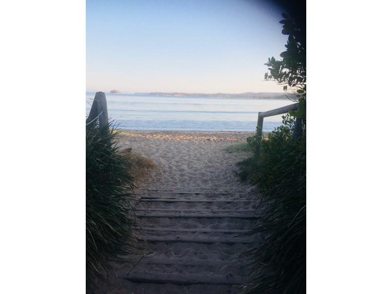 16 Karoola crescent, Surfside NSW 2536