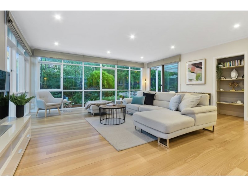 2 Rosalind Crescent, Blackburn, Blackburn VIC 3130