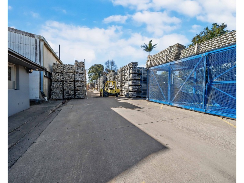 37-39 Pavesi Street, Smithfield NSW 2164