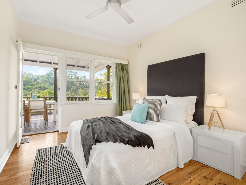 305 Eastern Valley Way, Middle Cove NSW 2068