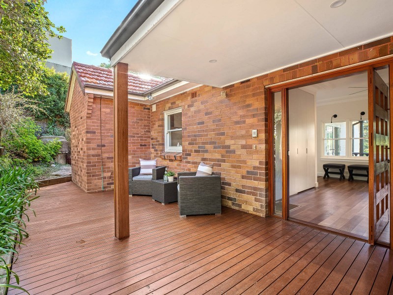 305 Eastern Valley Way, Middle Cove NSW 2068