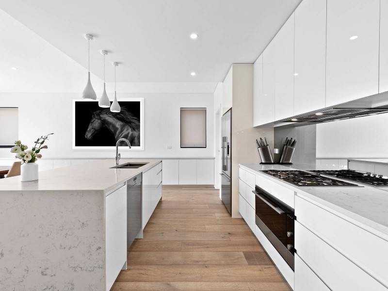 24 Raeburn Ave, Castlecrag NSW 2068