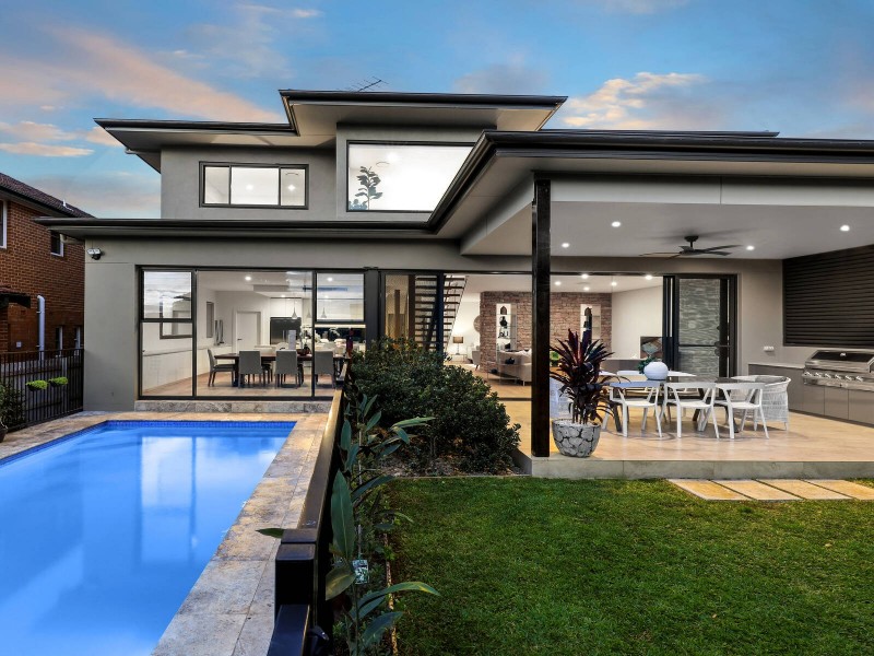 24 Raeburn Avenue, Castlecrag NSW 2068