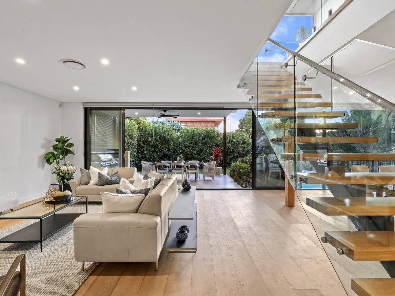 24 Raeburn Avenue, Castlecrag NSW 2068