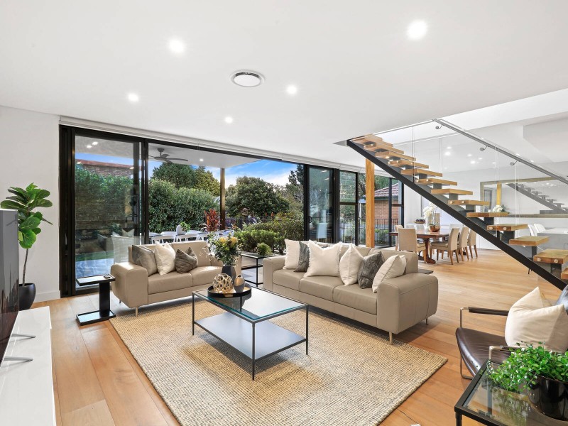 24 Raeburn Avenue, Castlecrag NSW 2068