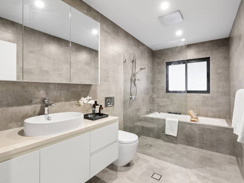 24 Raeburn Avenue, Castlecrag NSW 2068