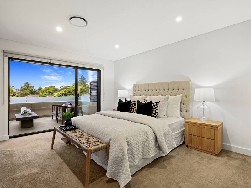 24 Raeburn Avenue, Castlecrag NSW 2068